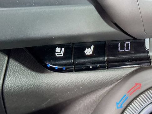 Used 2020 Chevrolet Camaro SS RWD image 23