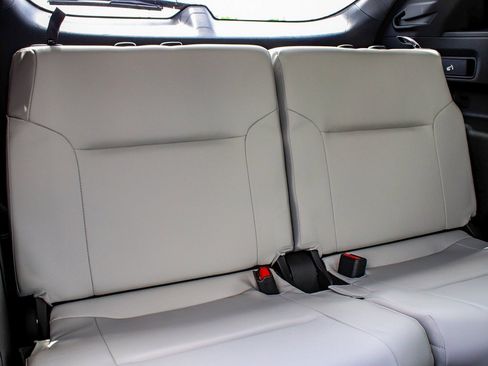 New 2025 Mitsubishi Outlander SE image 37