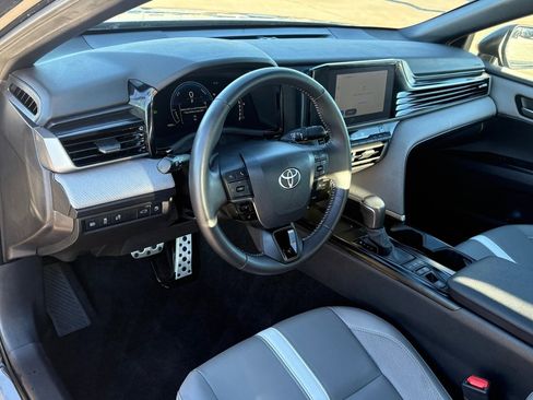 Used 2025 Toyota Camry SE image 16