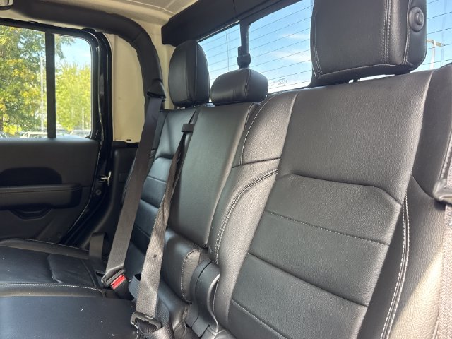 Used 2020 Jeep Gladiator Overland AWD/4WD image 11