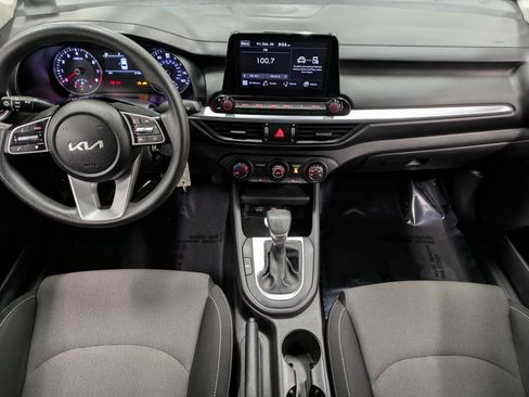 Certified 2022 Kia Forte LXS image 23