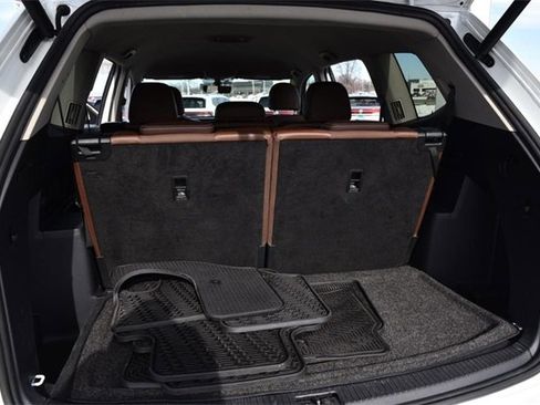 Used 2022 Volkswagen Atlas SE w/ Black Wheel Package image 25