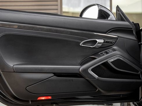 Certified 2015 Porsche 911 Turbo S AWD/4WD image 20