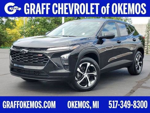 Used 2024 Chevrolet Trax RS w/ Driver Confidence Package FWD image 1