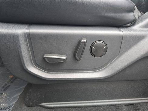 Used 2024 Ford Expedition XLT image 24