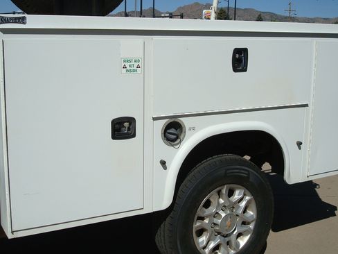 Used 2022 Chevrolet Silverado 3500 LT w/ Convenience Package AWD/4WD image 10