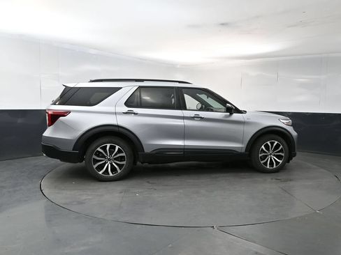 Used 2023 Ford Explorer ST-Line w/ Class IV Trailer Tow Package AWD/4WD image 6