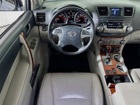 Used 2012 Toyota Highlander Limited image 21