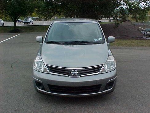 Used 2011 Nissan Versa 1.8 S w/ Plus Pkg image 3
