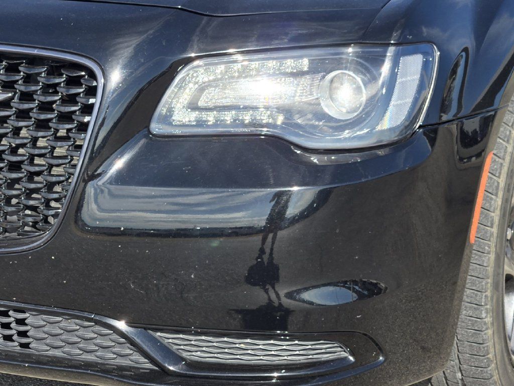 Used 2023 Chrysler 300 Touring w/ Sport Appearance Package RWD image 9