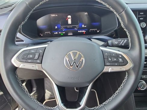 Used 2023 Volkswagen Taos SE AWD/4WD image 18