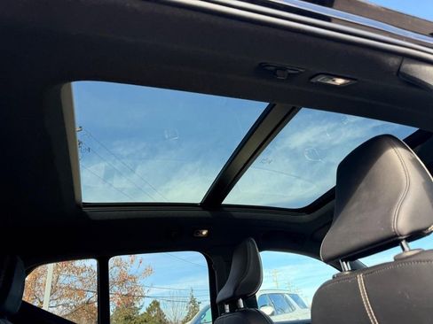 Used 2020 Volvo XC40 T5 R-Design w/ Protection Package Premier image 11