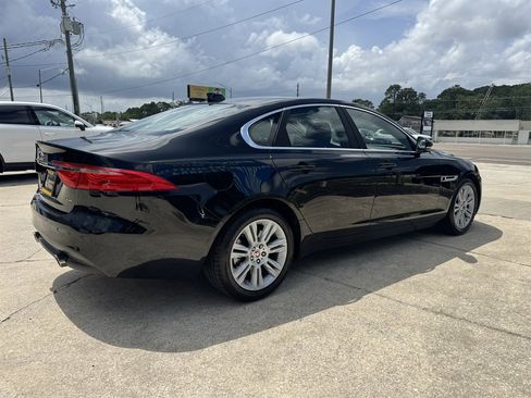 Used 2017 Jaguar XF Premium RWD image 5