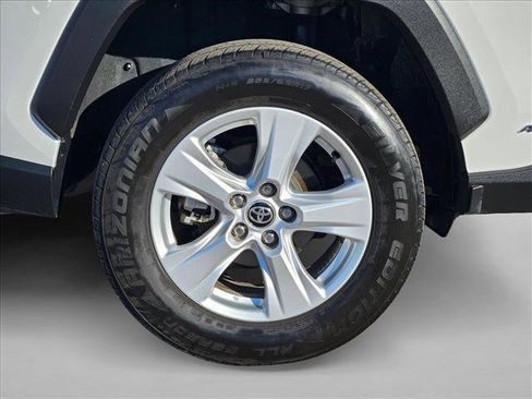 Used 2020 Toyota RAV4 XLE image 20