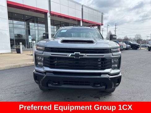 Used 2024 Chevrolet Silverado 2500 Custom w/ Custom Value Package image 11