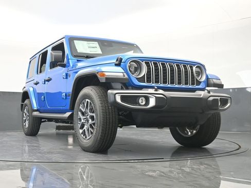 Used 2025 Jeep Wrangler Sahara AWD/4WD image 62