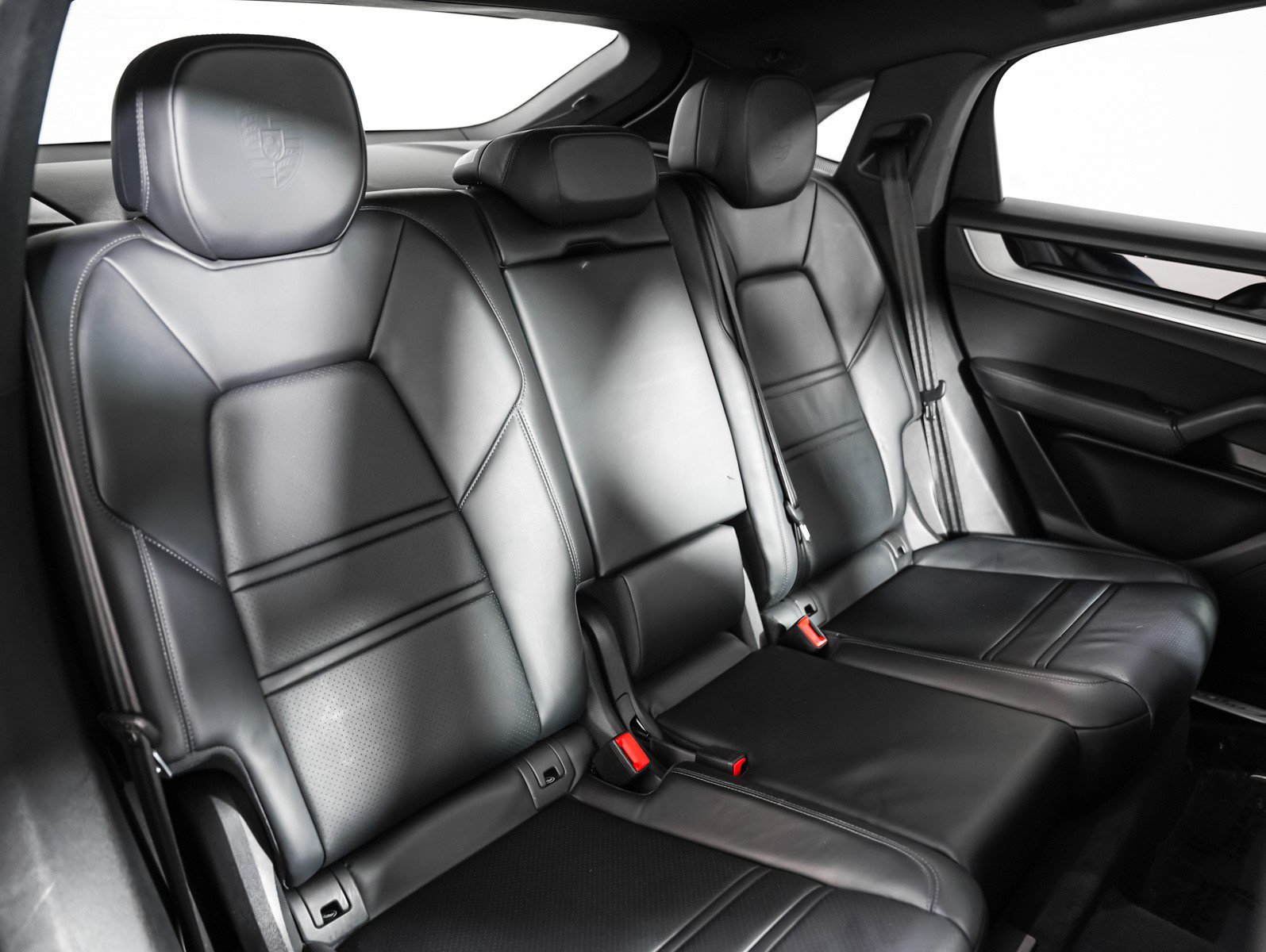 Certified 2024 Porsche Cayenne Coupe AWD/4WD image 6