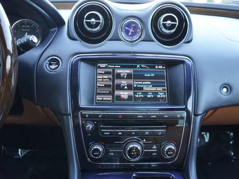 Used 2012 Jaguar XJ Supercharged RWD image 19