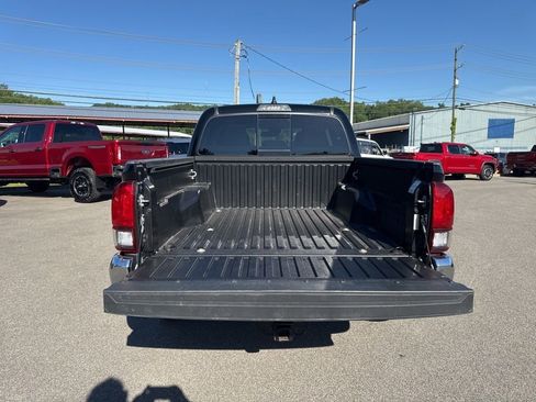 Used 2023 Toyota Tacoma SR5 AWD/4WD image 16