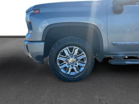 Used 2024 Chevrolet Silverado 2500 High Country w/ High Country Premium Package AWD/4WD image 9
