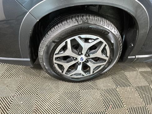 Used 2019 Subaru Forester Premium AWD/4WD image 9