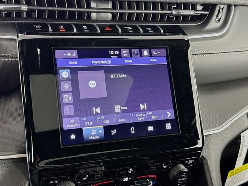 New 2025 Jeep Grand Cherokee Laredo X w/ Luxury Tech Group I image 34