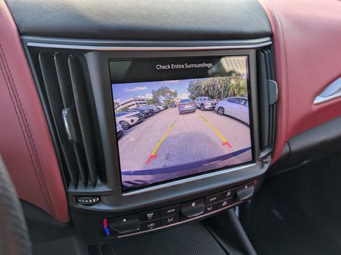 Used 2022 Maserati Levante GT image 28