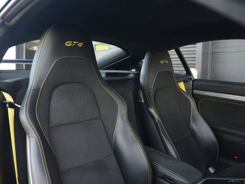 Certified 2022 Porsche 718 Cayman GT4 RWD image 28