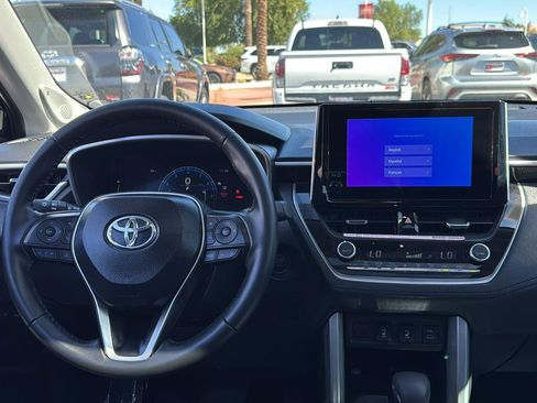 Used 2025 Toyota Corolla Cross XLE image 10