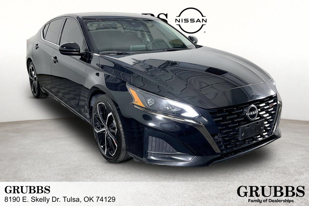 Used 2024 Nissan Altima 2.5 SR FWD image 1