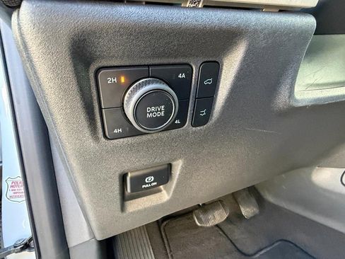 Used 2025 Ford Expedition Active AWD/4WD image 31