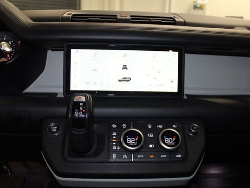 Used 2022 Land Rover Defender 110 XS Edition AWD/4WD image 21