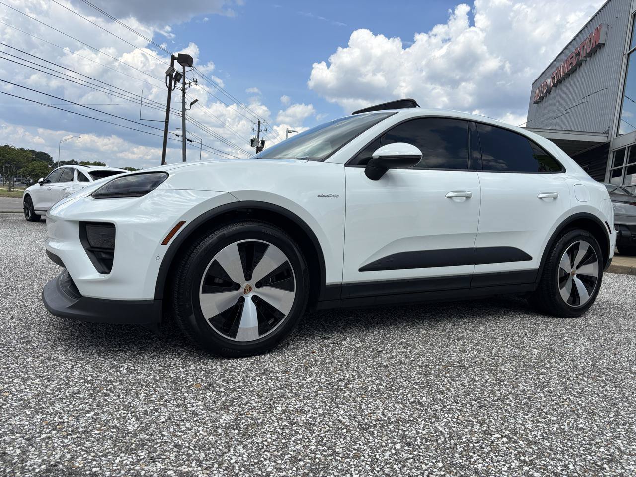 Used 2024 Porsche Macan 4 Electric AWD/4WD image 2