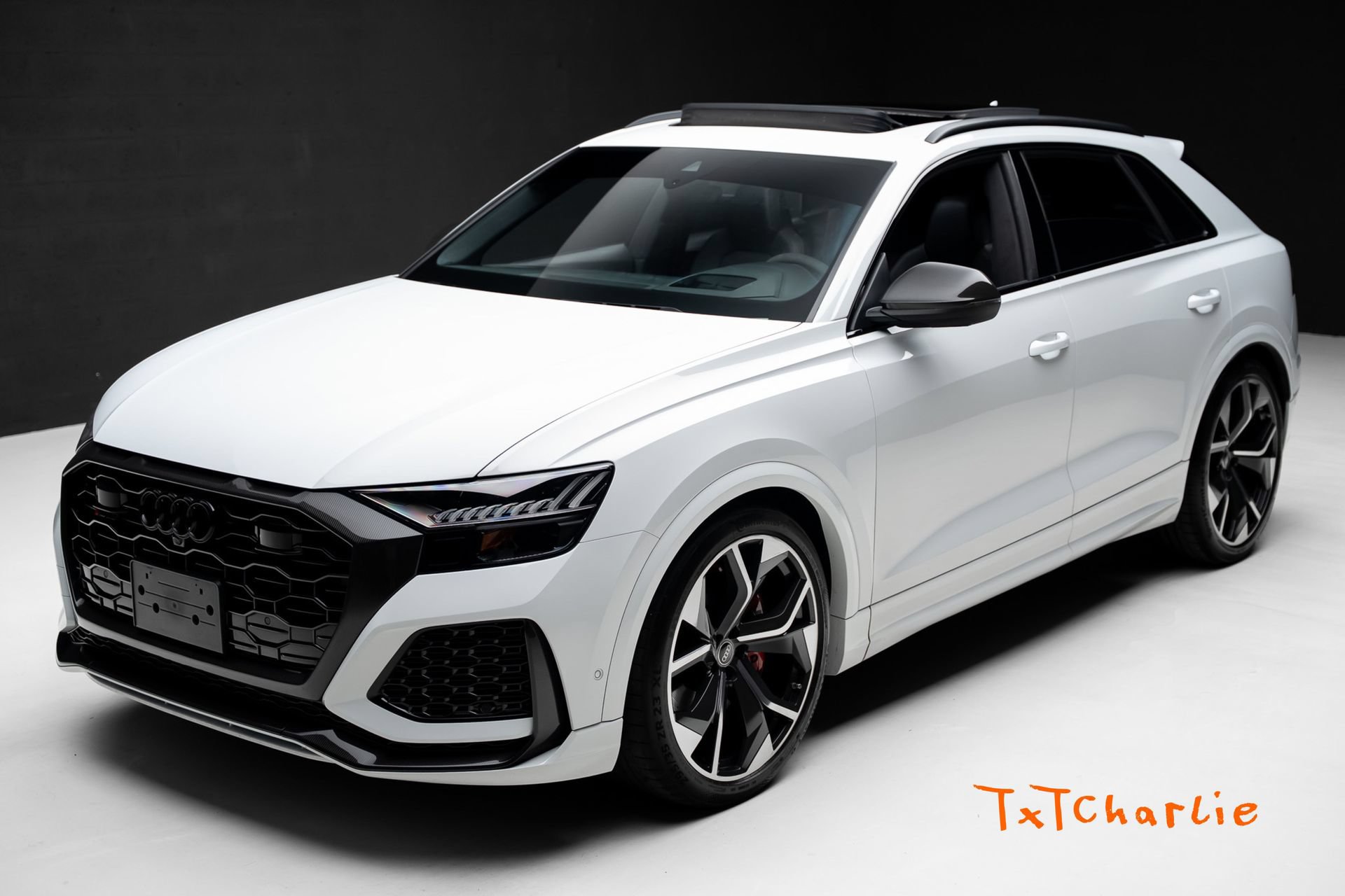 Used 2023 Audi RS Q8 AWD/4WD image 1