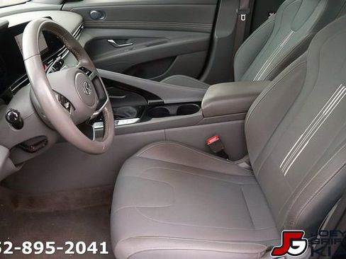 Used 2023 Hyundai Elantra SEL w/ Convenience Package FWD image 13
