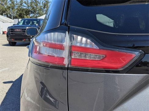 Used 2022 Ford Edge SEL image 10