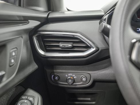 Used 2023 Chevrolet TrailBlazer LT w/ Convenience Package AWD/4WD image 18