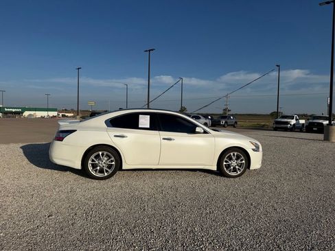 Used 2014 Nissan Maxima 3.5 SV w/ Premium Package FWD image 2
