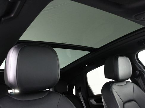 Certified 2024 Porsche Cayenne AWD/4WD image 27