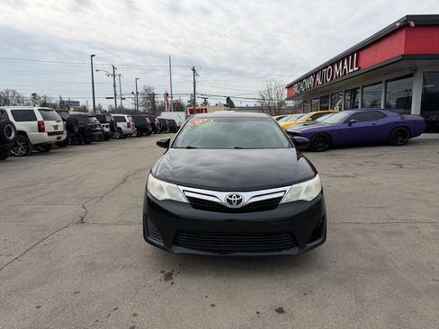 Used 2014 Toyota Camry LE image 8
