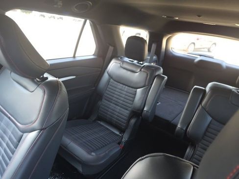 Used 2025 Ford Explorer ST-Line image 15