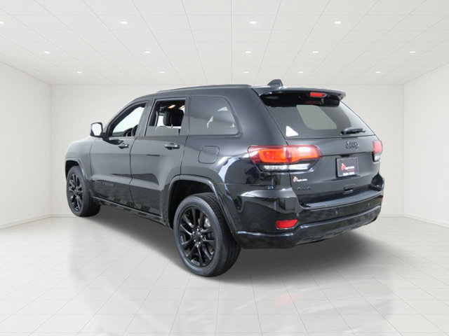 Used 2018 Jeep Grand Cherokee Altitude AWD/4WD image 4