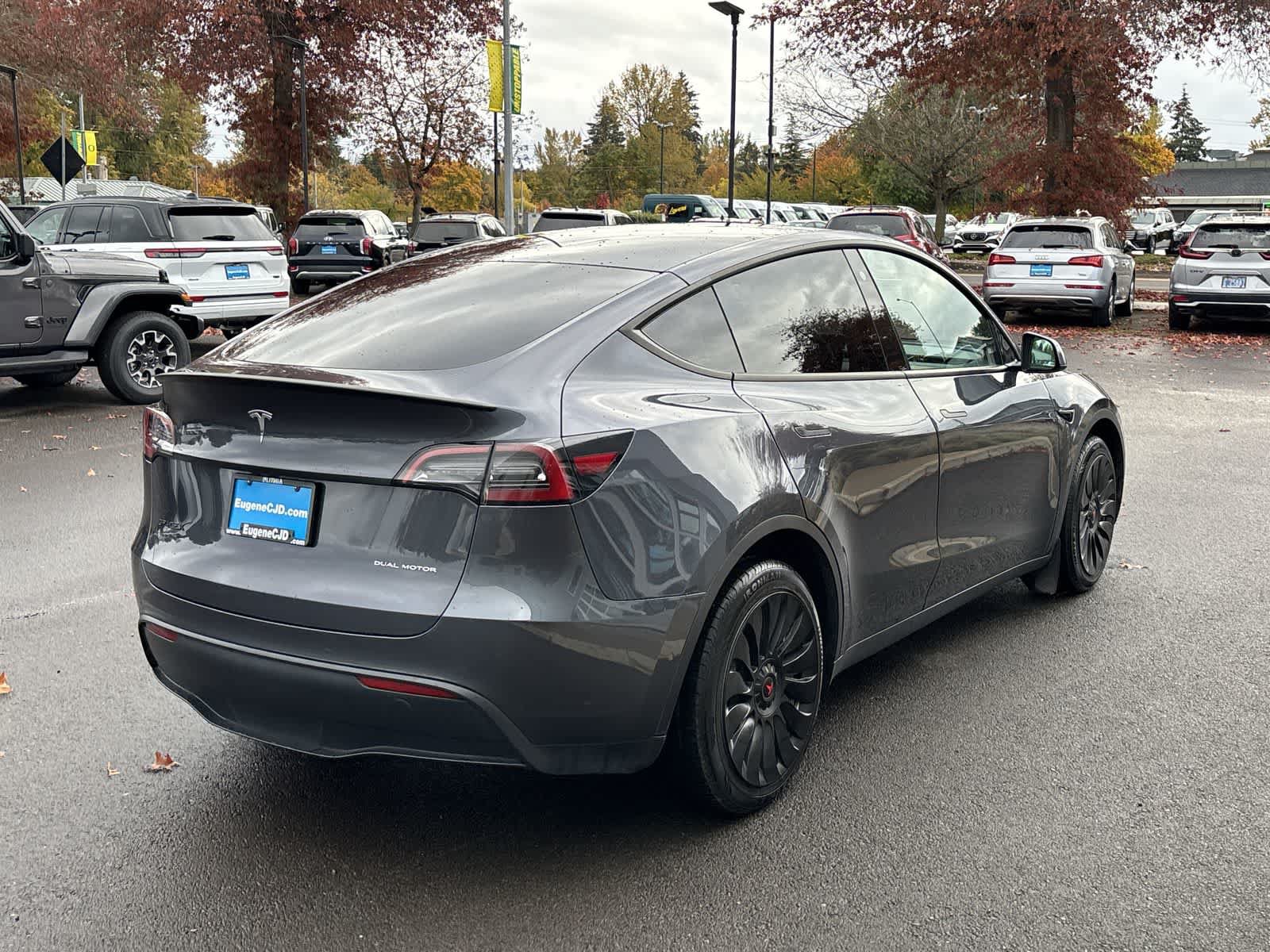 Used 2022 Tesla Model Y Long Range AWD/4WD image 5