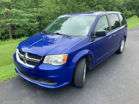 Used 2019 Dodge Grand Caravan SE w/ UConnect Hands-Free Group FWD image 5