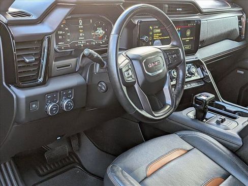 Used 2024 GMC Sierra 1500 AT4 w/ AT4 Preferred Package image 9