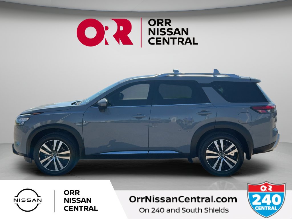 Used 2025 Nissan Pathfinder Platinum w/ Cargo Package FWD image 8