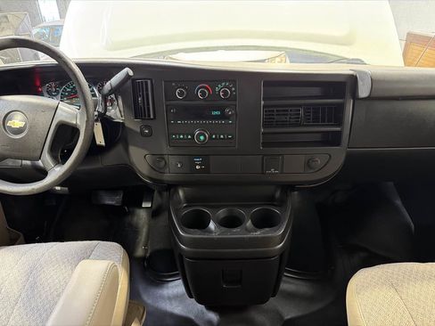 Used 2017 Chevrolet Express 2500 image 21
