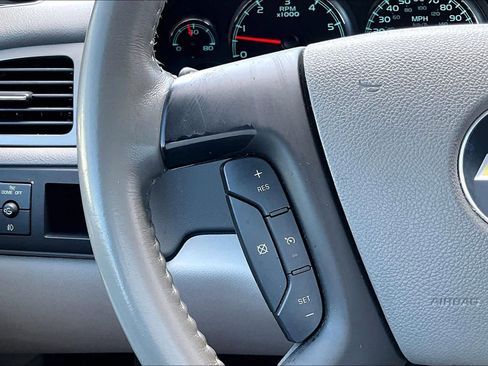 Used 2010 Chevrolet Suburban LT image 23