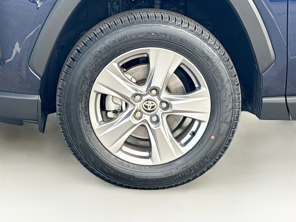 Certified 2025 Toyota RAV4 XLE FWD image 29