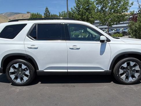 New 2026 Honda Pilot Touring image 2